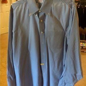 Brooks Brothers all cotton button down shirt. 17.5x35. Recently pressed.